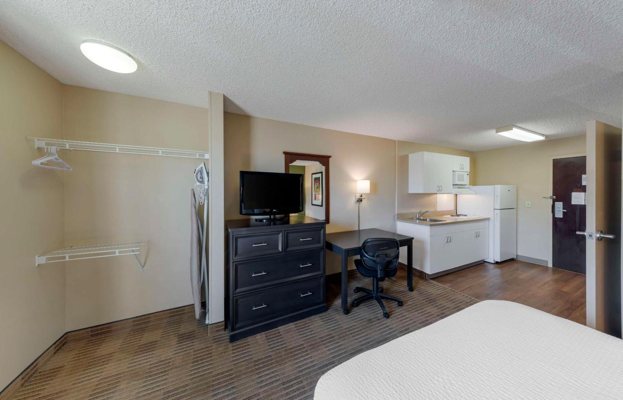 Extended Stay America Suites - Orange County - Katella Ave מראה חיצוני תמונה